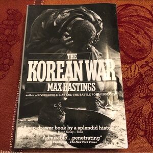 The Korean War by Max Hastings 1988, Trade Paperback, photographs
